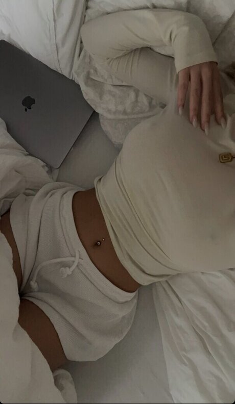 Leonie brrr OnlyFans Lesbisch