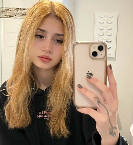 Emilykr0pp XXX OnlyFans