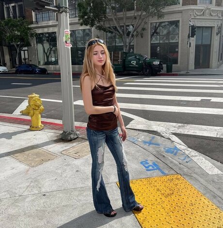 Emilykr0pp Leak von OnlyFans-Inhalten