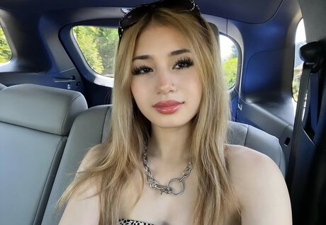 Emilykr0pp OnlyFans-Model