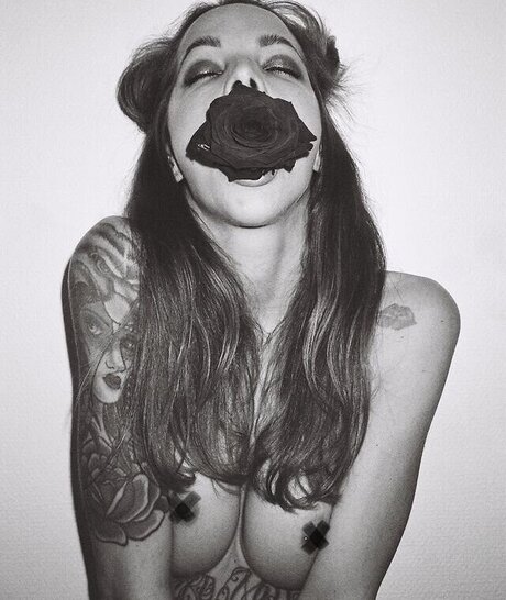 bonnie kraviz OnlyFans Arsch Leak