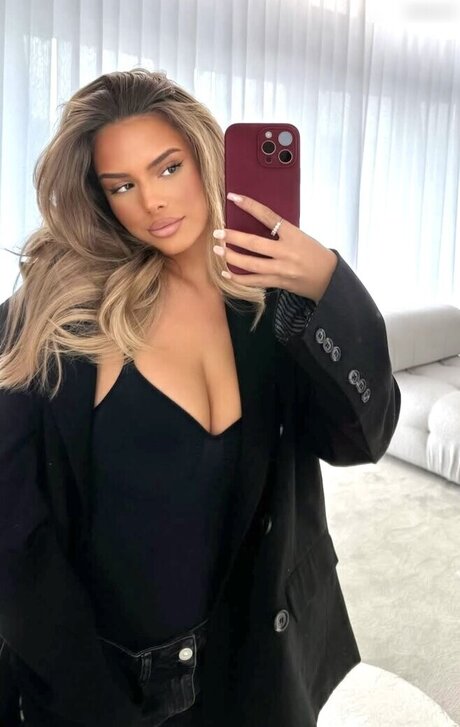 Jasmin Azizam OnlyFans OnlyFans