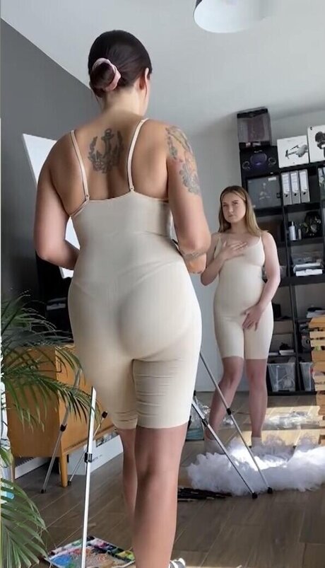 Malwanne Nackt auf OnlyFans