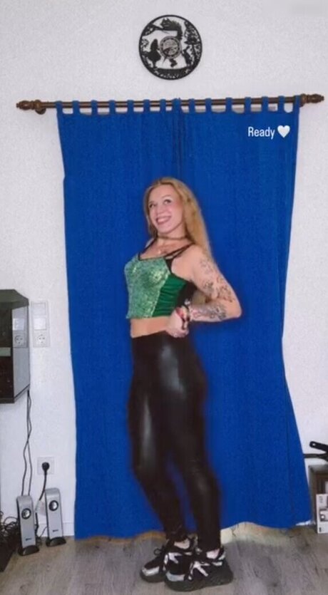 vanny flowerchild OnlyFans Model Fotos