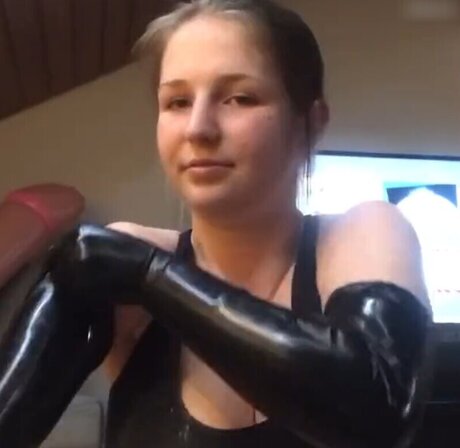 Wer ist sie_ NSFW OnlyFans