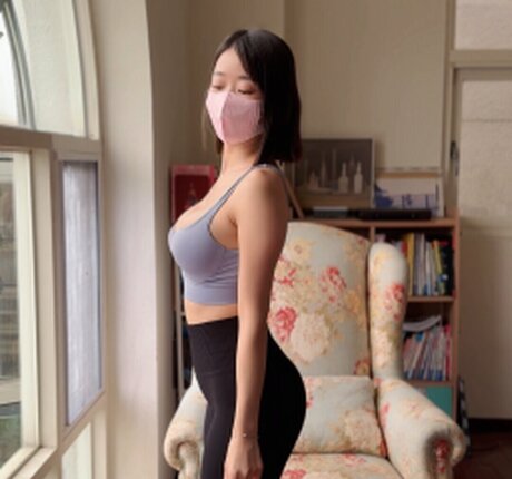 asianpeachyqueen OnlyFans nackt