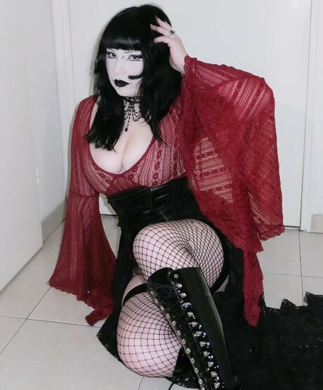 gothbynight OnlyFans Fotos