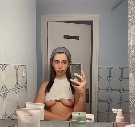 shemale-dessous onlyfans Kunstporno Foto