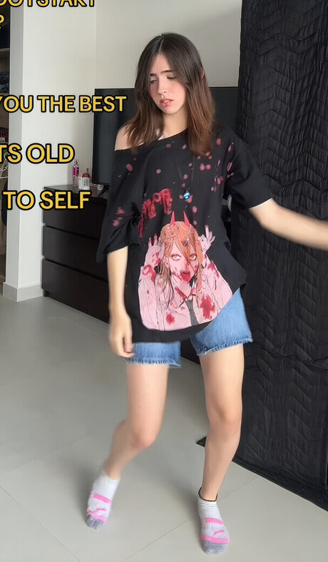 Gabriela Bee Strip OnlyFans