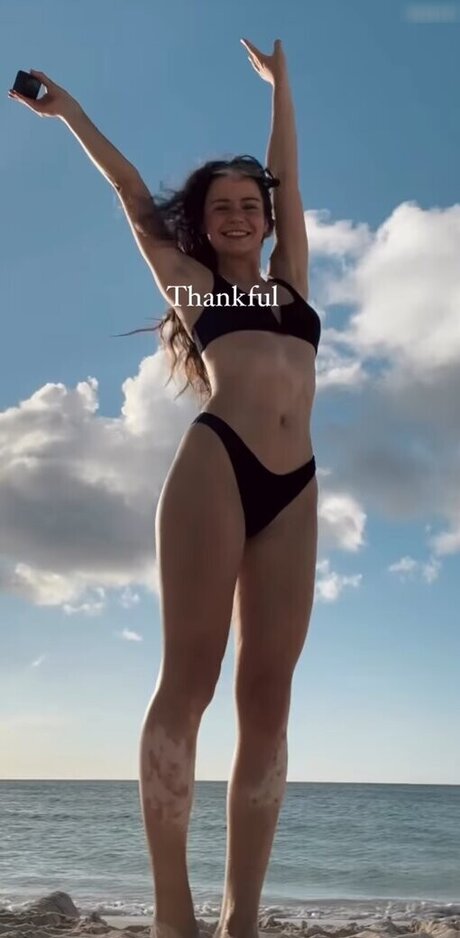 nadinebreaty OnlyFans nackte Brüste