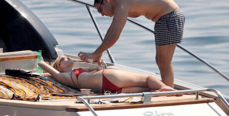 Lara Stone Nacktpornos auf OnlyFans