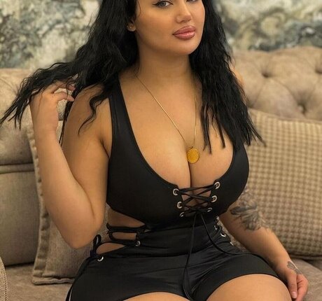 Melek Azad Leaked OnlyFans Fotos