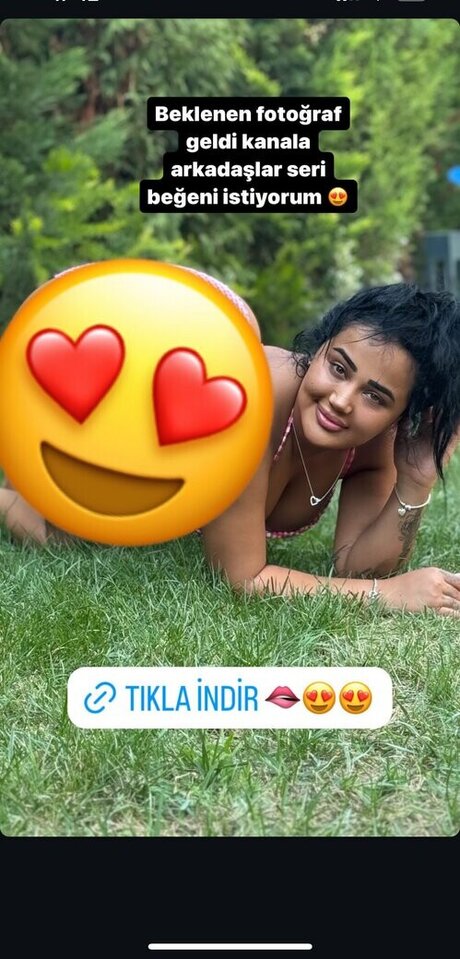 Melek Azad Nacktbilder OnlyFans Geleakt