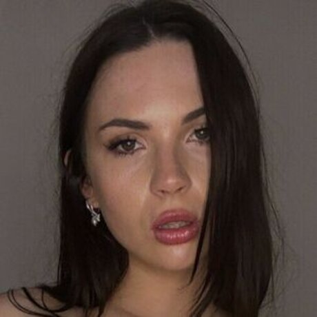 definitelynot vee Strip OnlyFans