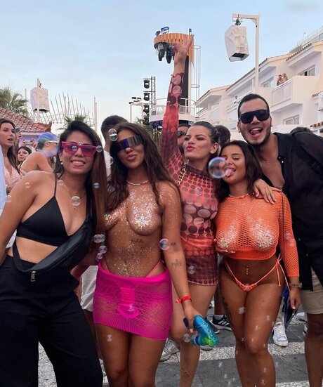 Nilufarsra Gratis OnlyFans Inhalte