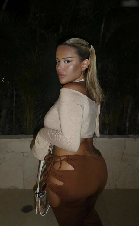 Nilufarsra Nackt geleakt OnlyFans