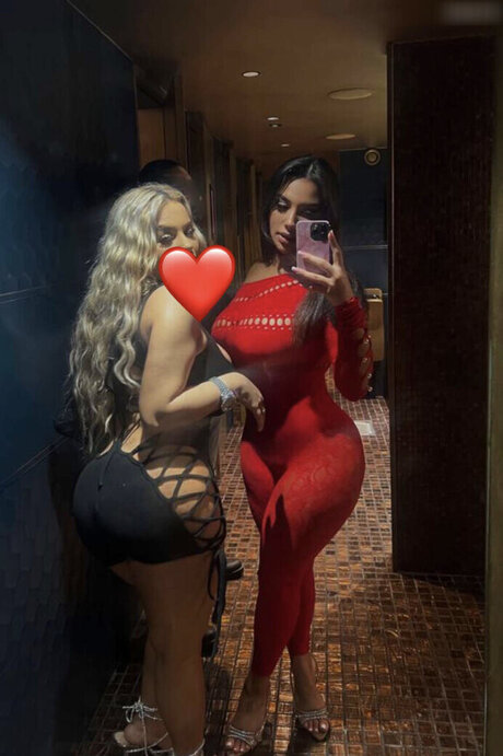 Nilufarsra NurlyFans-Pornos