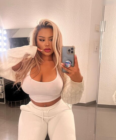 Nilufarsra OnlyFans Leaks Nacktbilder