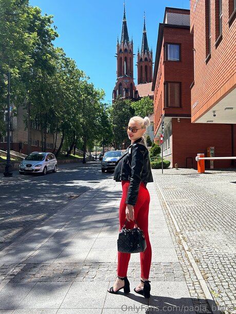 Paola blond Nackt auf OnlyFans