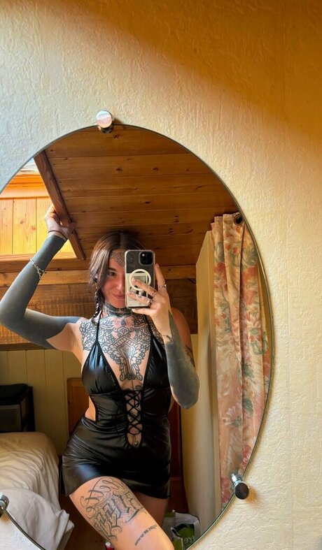 divinement bon Nacktbilder von OnlyFans geleakt