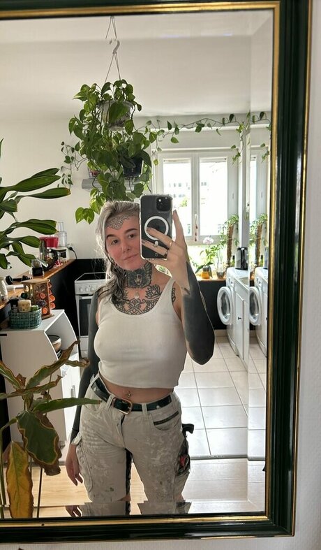 divinement bon OnlyFans Bilder