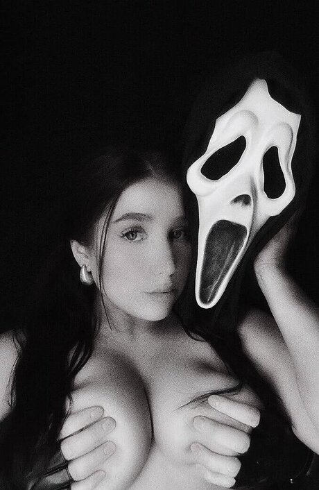 TylaASMR OnlyFans-Model