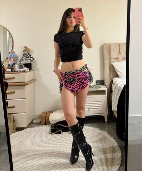 sumruozdenn OnlyFans Striptease