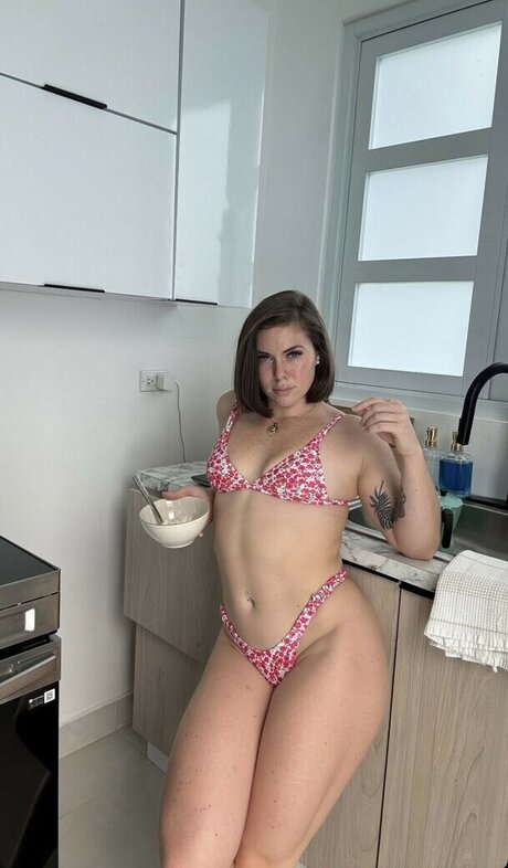 nicolecarluccii Heiße OnlyFans Inhalte