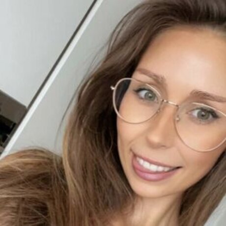 Eloise Head OnlyFans Fotos