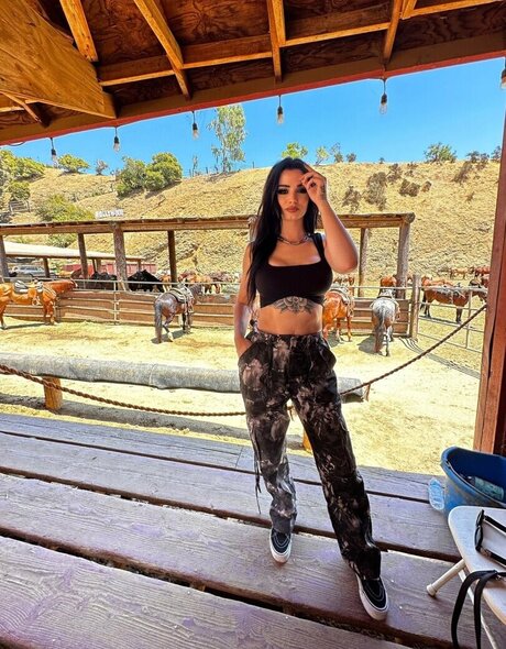 Saraya Jade Bevis OnlyFans Striptease