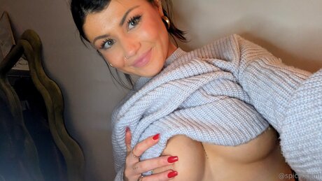 spicymumi Leaks von Nacktbildern auf OnlyFans