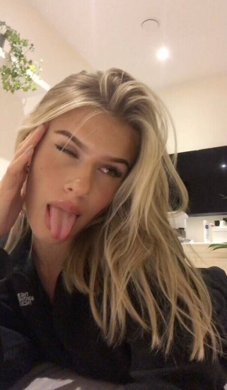 Sophie Schnur OnlyFans XX