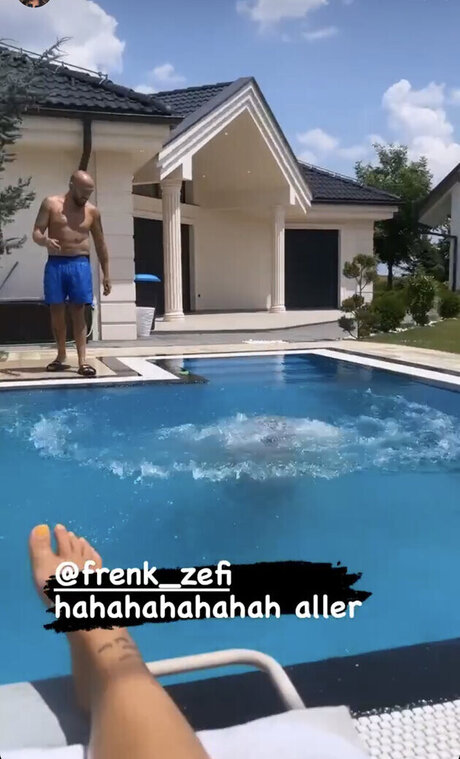 Loredana Zefi OnlyFans Inhaltstyp