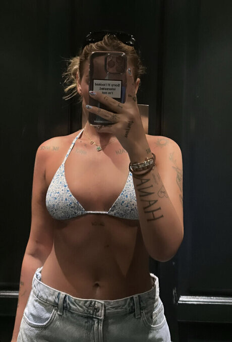 Loredana Zefi OnlyFans Brüste Bild