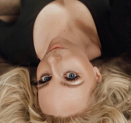 Jacqueline Sparrow NurlyFans-Brüste