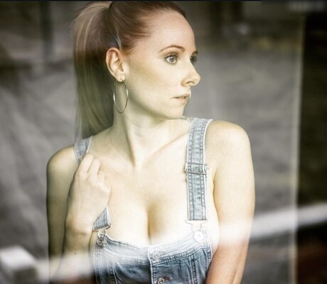 Jacqueline Sparrow OnlyFans nackte Brüste