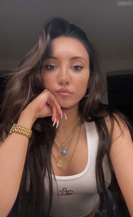 Merve zkan OnlyFans-Bild