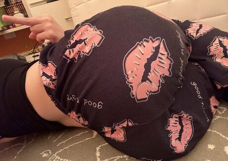 Mello Mutinus OnlyFans Model Bilder