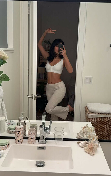 Melody Oz OnlyFans Inhalte