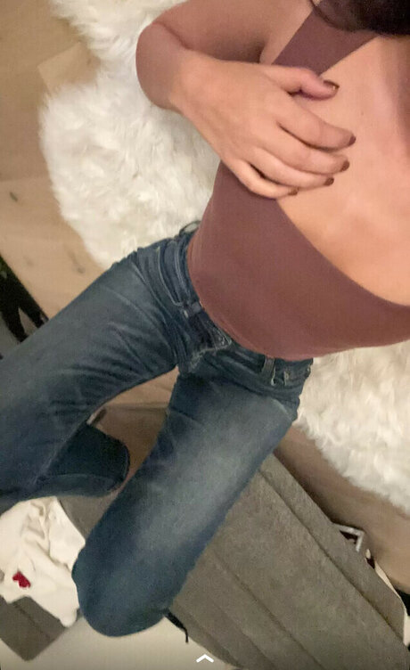 Melody Oz Sextape OnlyFans Nacktbilder