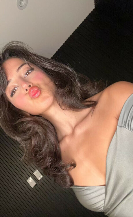 Melody Oz OnlyFans Star