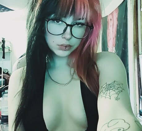 Sinful bb brat Nacktbilder von OnlyFans