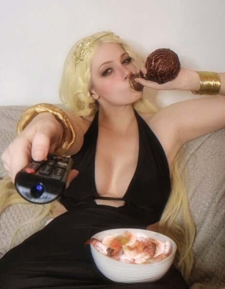 Misschalice Nackt auf OnlyFans