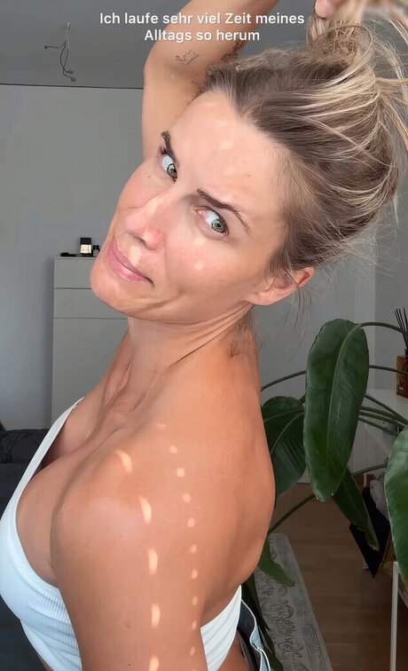 Adrienne Koleszar OnlyFans nackt
