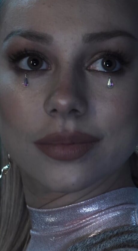 Ester Exp sito Leak von OnlyFans