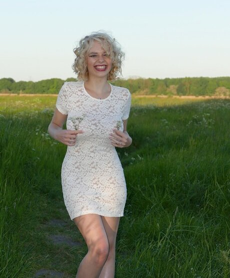 Leni Bahr Oben ohne OnlyFans