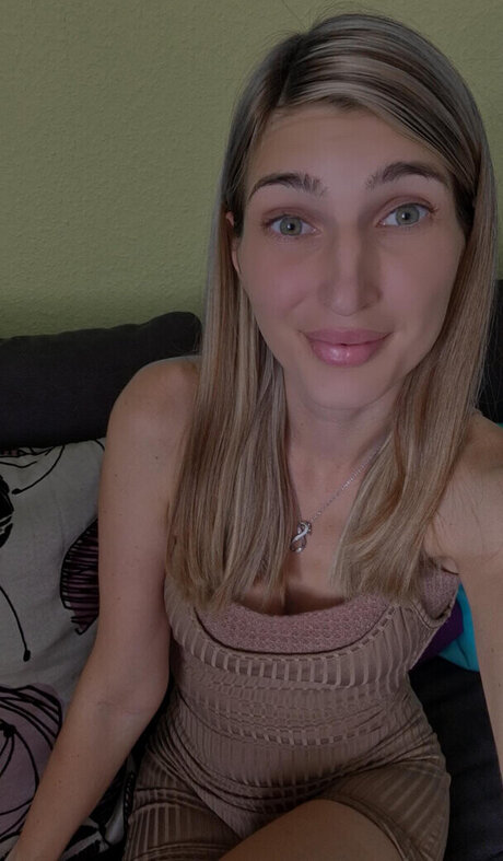 its sunny93 OnlyFans-Komplettinhalte