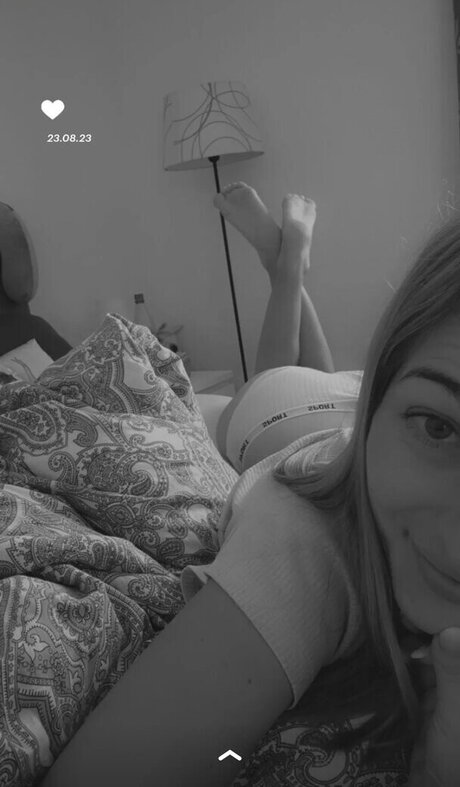 große eingeölte titten onlyfans schön XXX Bild