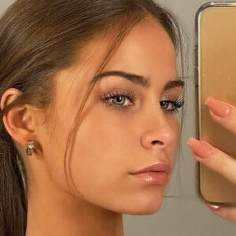 Kim Sara Nacktpornos auf OnlyFans