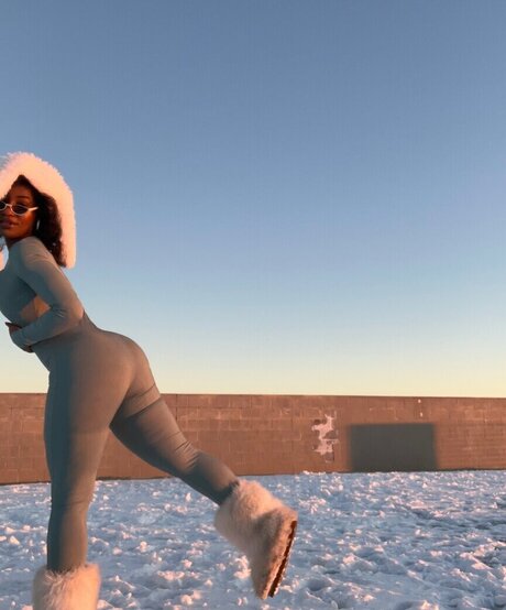 Thefricanbeauty OnlyFans Brüste Bild